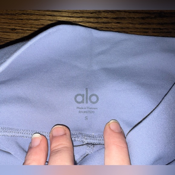 Alo Airlift Leggings - Picture 2 of 3